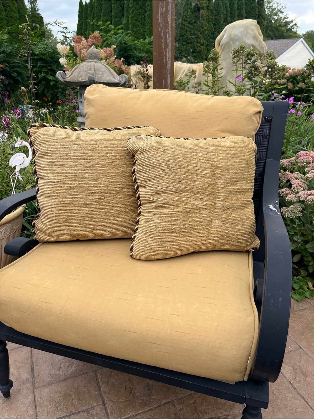 New Lane’s Furniture Outdoor Throw Pillows